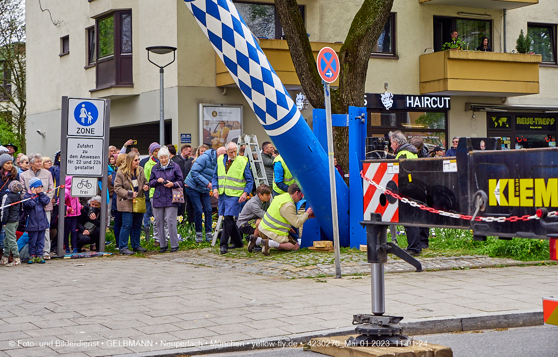 01.05.2023 - Maibaumaufstellung in Berg am Laim